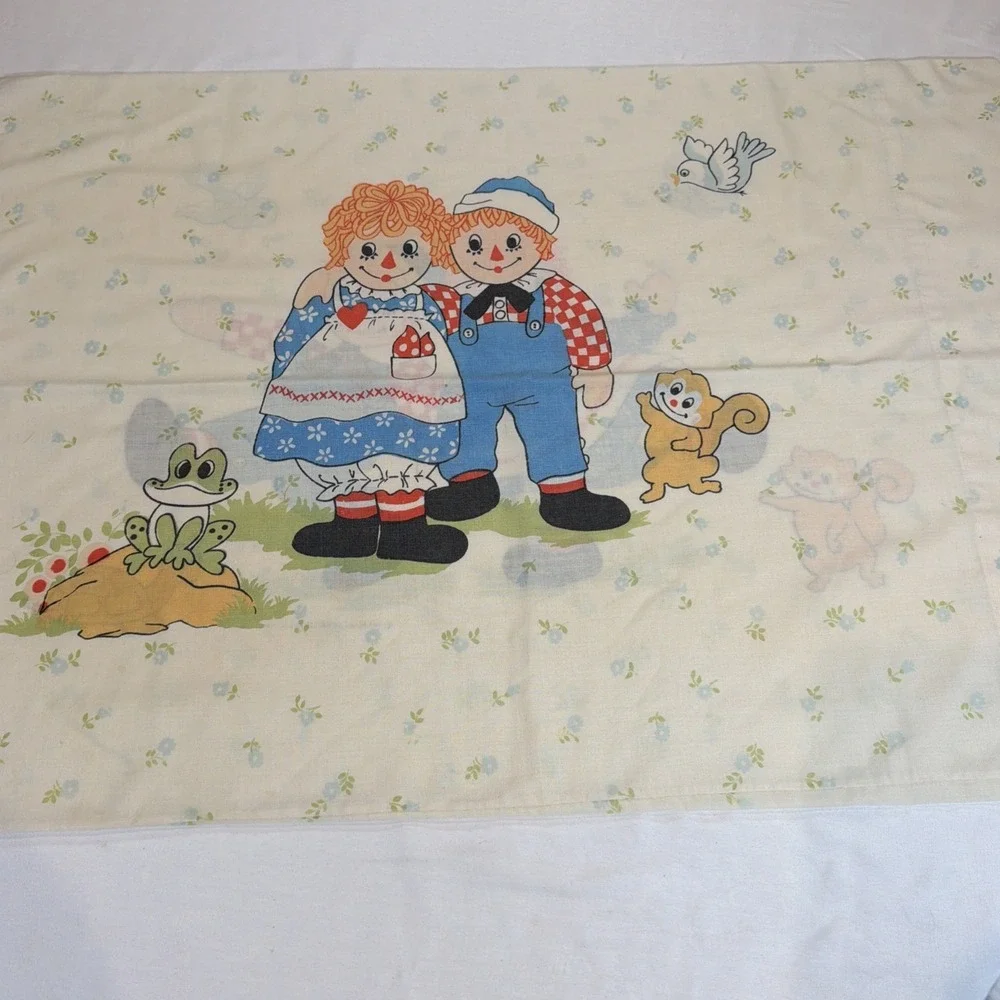 Vintage Raggedy Ann Andy Pillowcase Bobbs Merrill Co. Cotton Blue Floral Nursery
